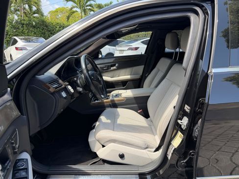 Used 2010 Mercedes-Benz E 550 Sedan image 25