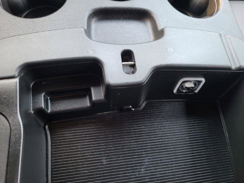 Used 2022 RAM 2500 Tradesman w/ Chrome Appearance Group image 25