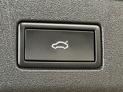 Used 2023 Volkswagen ID.4 S image 6