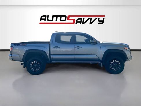 Used 2020 Toyota Tacoma TRD Off-Road image 8