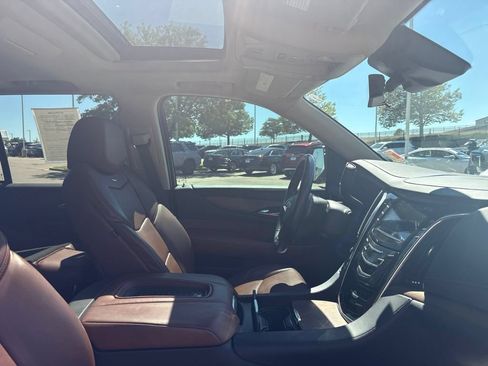 Used 2020 Cadillac Escalade Premium Luxury AWD/4WD image 27