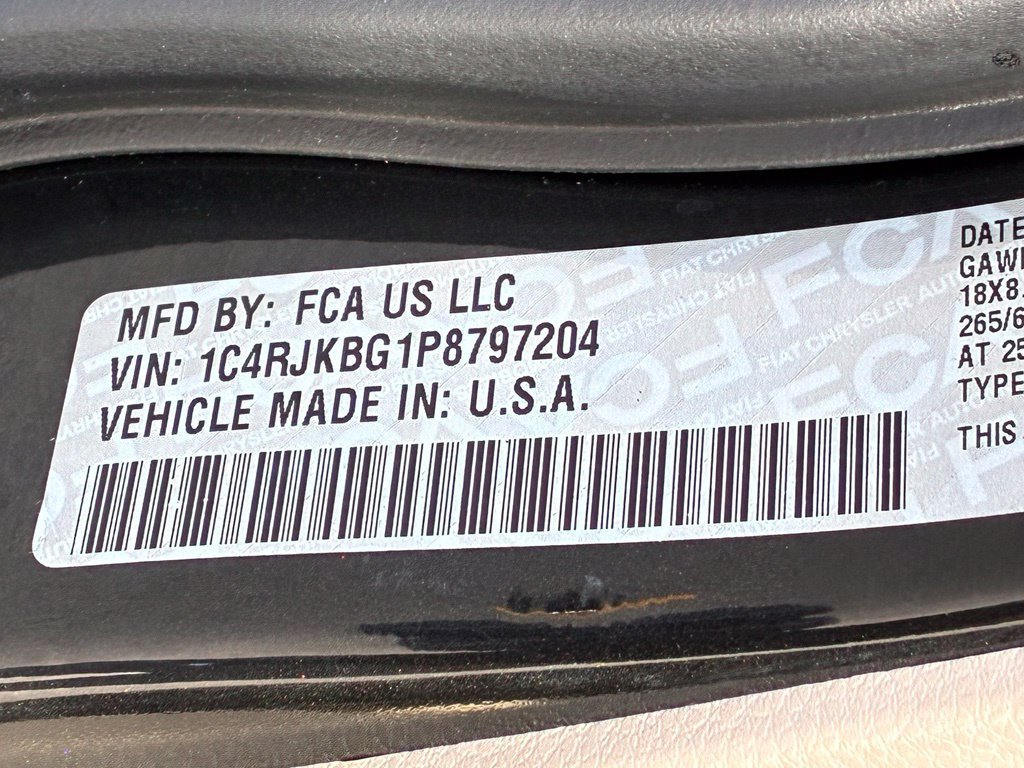 Used 2023 Jeep Grand Cherokee L Limited AWD/4WD image 36