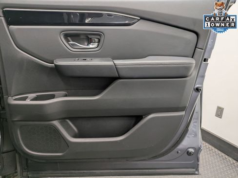 Used 2025 Honda Pilot EX-L image 29