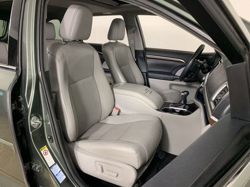 Used 2015 Toyota Highlander Limited image 44
