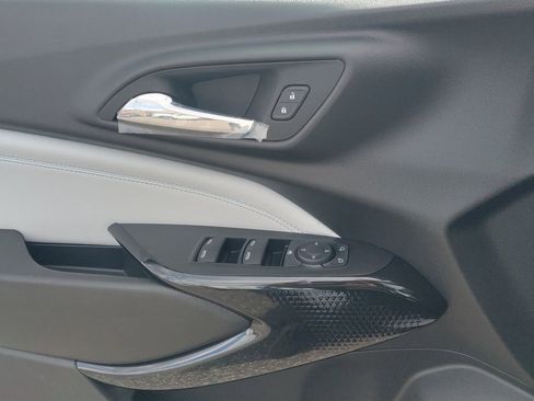 New 2025 Chevrolet Trax LT w/ Driver Confidence Package image 14