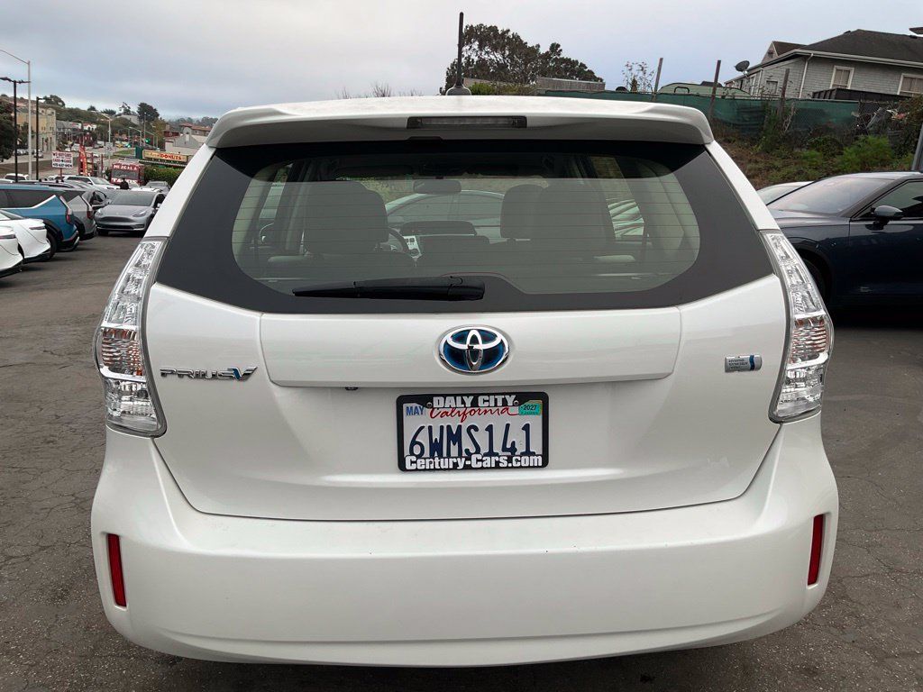 Used 2012 Toyota Prius V Five FWD image 4