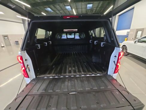 Used 2025 Chevrolet Silverado 1500 LT Trail Boss w/ LT Trail Boss Premium Package AWD/4WD image 29