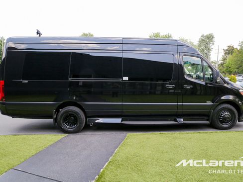 Used 2024 Mercedes-Benz Sprinter 3500 w/ Parking Package image 9