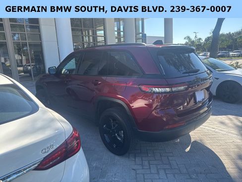 Used 2023 Jeep Grand Cherokee Altitude image 33