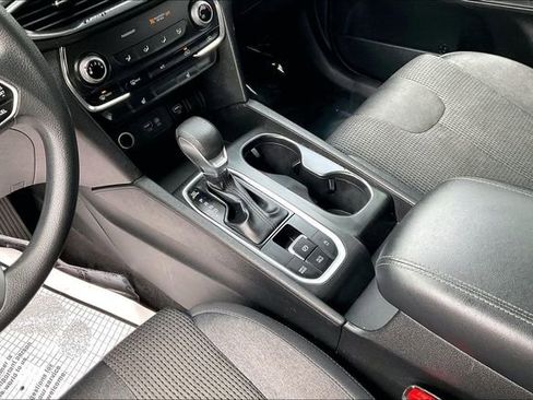 Used 2019 Hyundai Santa Fe SEL image 17