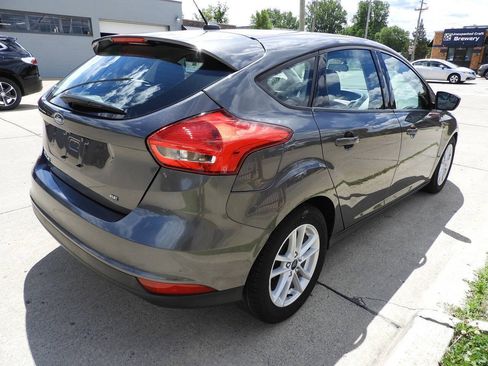 Used 2018 Ford Focus SE FWD image 9