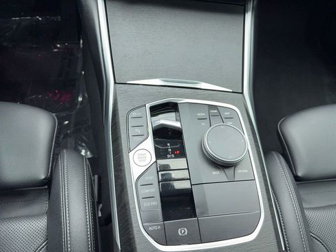 Used 2024 BMW 330i Sedan w/ Convenience Package image 41