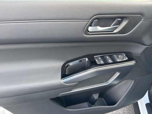 New 2026 Nissan Pathfinder SL w/ SL Premium Package image 13