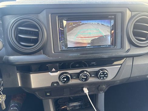 Used 2017 Toyota Tacoma SR image 12