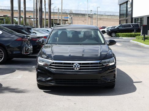 Used 2019 Volkswagen Jetta SE image 3