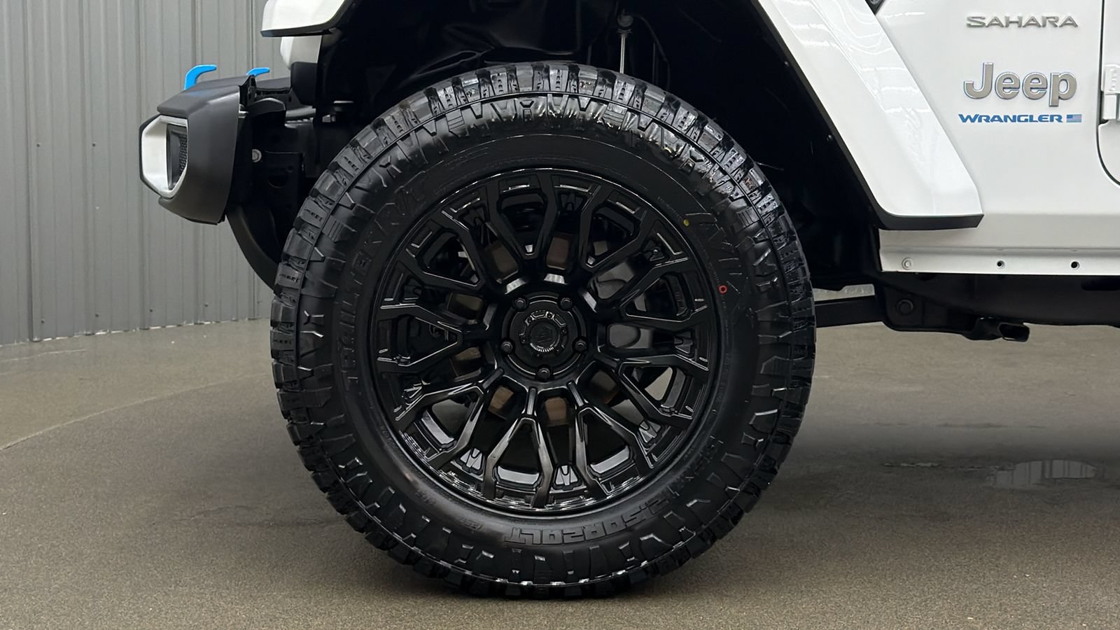 Used 2024 Jeep Wrangler Unlimited Sahara w/ Technology Group AWD/4WD image 10