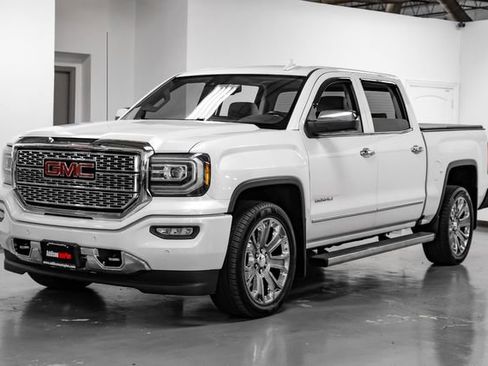 Used 2018 GMC Sierra 1500 Denali w/ Denali Ultimate Package AWD/4WD image 7