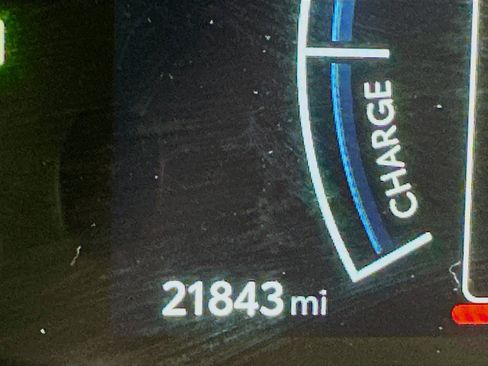 Used 2025 Toyota Camry LE image 19