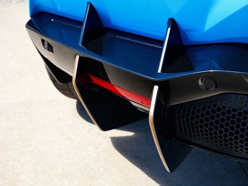 Used 2025 Lamborghini Revuelto AWD/4WD image 10
