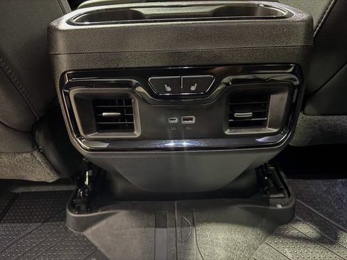 Used 2025 Chevrolet Silverado 2500 ZR2 w/ Technology Package AWD/4WD image 21