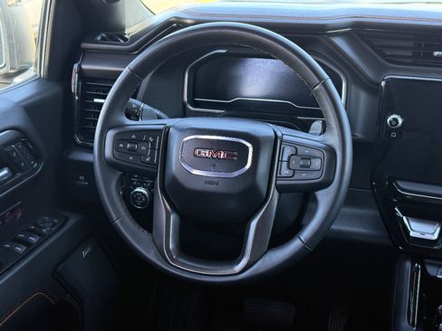 Used 2024 GMC Sierra 1500 Denali w/ Technology Package image 18