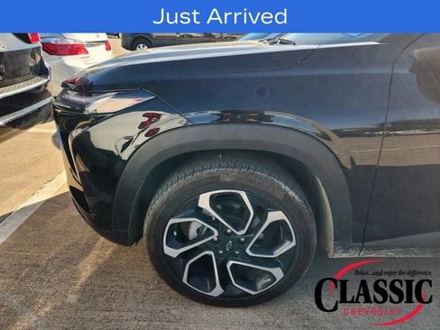 Used 2025 Chevrolet Trax RS w/ Driver Confidence Package image 13