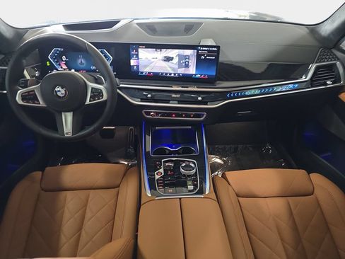 Used 2026 BMW X7 xDrive40i w/ M Sport Package AWD/4WD image 12