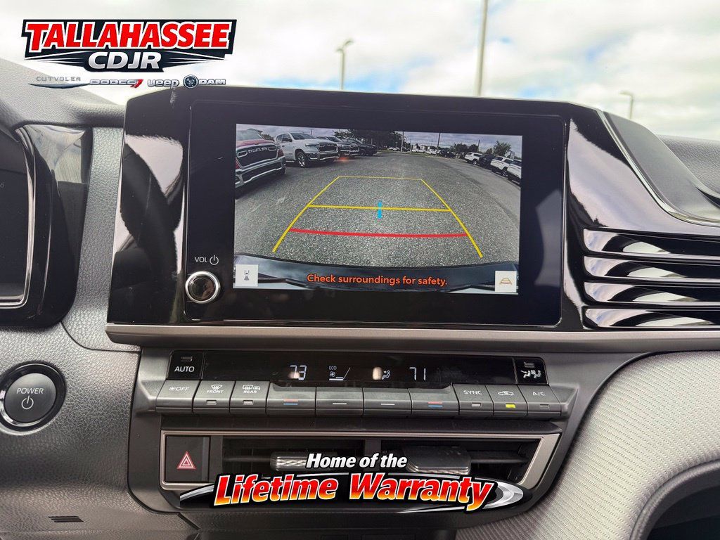 Used 2025 Toyota Camry SE w/ Convenience Package FWD image 27