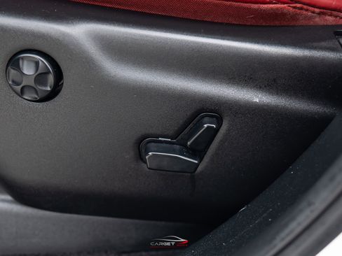 Used 2017 Dodge Durango R/T w/ Technology Group AWD/4WD image 38