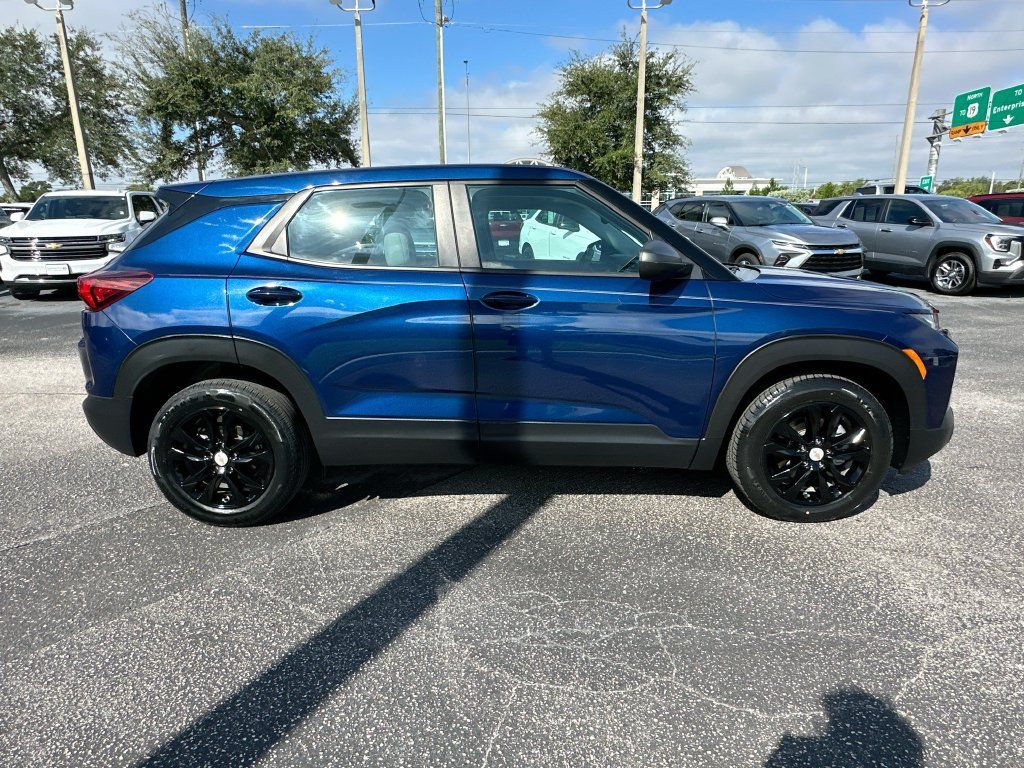 Used 2022 Chevrolet TrailBlazer LS FWD image 4