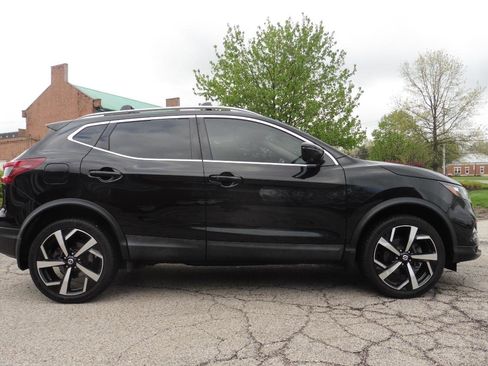 Used 2020 Nissan Rogue Sport SL FWD image 6