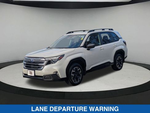 Certified 2025 Subaru Forester Premium image 8