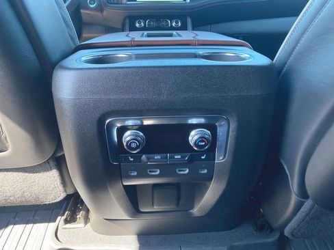 Used 2023 GMC Yukon Denali Ultimate AWD/4WD image 22
