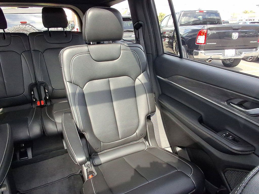 Used 2025 Jeep Grand Cherokee L Limited AWD/4WD image 14