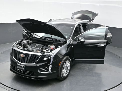 Certified 2025 Cadillac XT5 Luxury w/ LPO, Floor Liner Package AWD/4WD image 42
