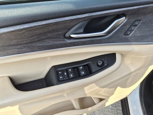 Used 2023 Jeep Grand Cherokee Limited image 13