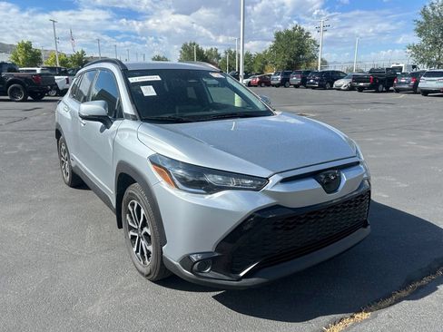 Used 2024 Toyota Corolla Cross AWD Hybrid image 2