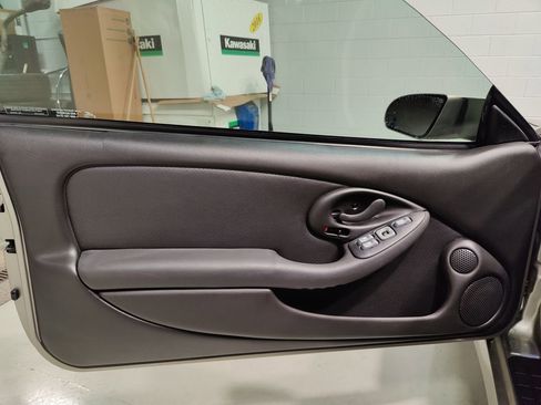 Used 2000 Pontiac Firebird Formula w/ Security Pkg image 22