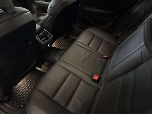 Used 2020 Volvo V60 T5 Cross Country image 14