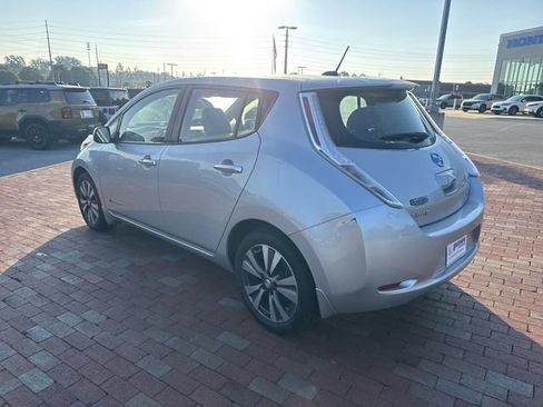 Used 2015 Nissan Leaf SL FWD image 7