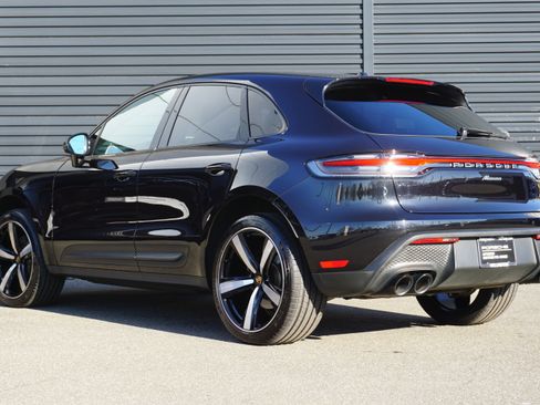 Certified 2024 Porsche Macan 4DR AWD image 3