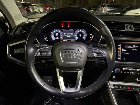 Used 2021 Audi Q3 2.0T Premium image 11