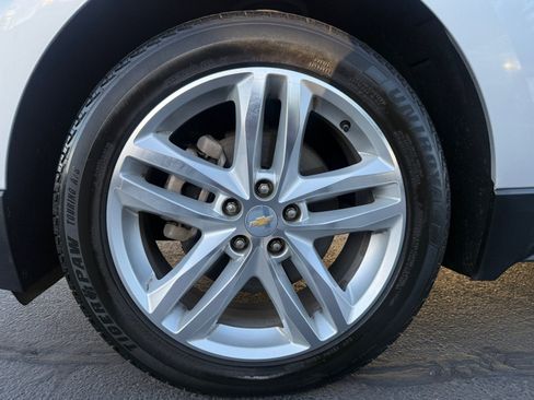 Used 2019 Chevrolet Equinox Premier AWD/4WD image 32