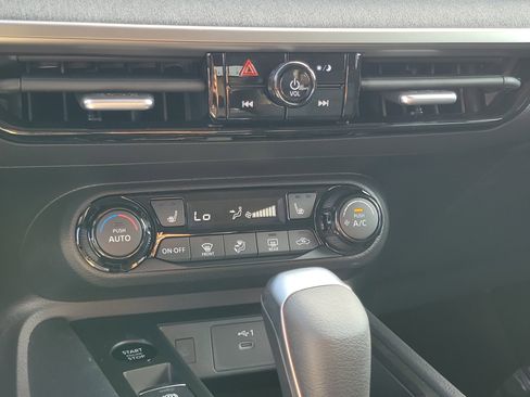 New 2026 Nissan Kicks SV w/ SV Premium Package image 27