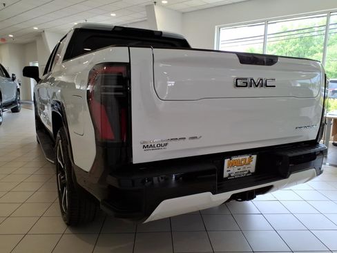 Used 2025 GMC Sierra EV Denali AWD/4WD image 4