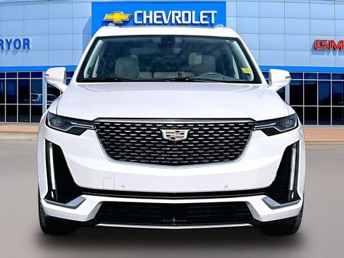 Used 2021 Cadillac XT6 Premium Luxury FWD image 2