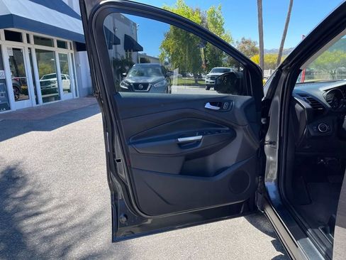 Used 2019 Ford Escape SEL image 18