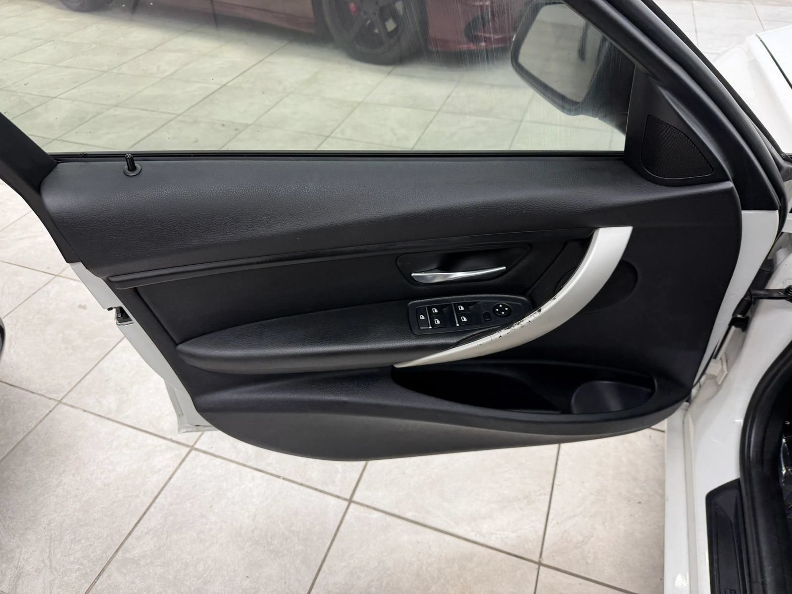 Used 2017 BMW 320i Sedan RWD image 13