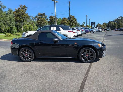 Used 2017 FIAT 124 Spider Abarth RWD image 11