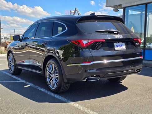 Used 2024 Acura MDX SH-AWD w/ Advance Package image 3